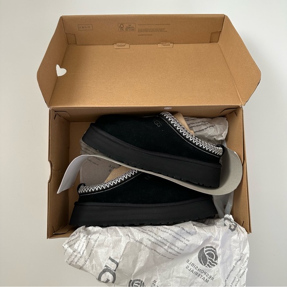 UGG Tazz Platform Black Size 9 NWT - Picture 16 of 16